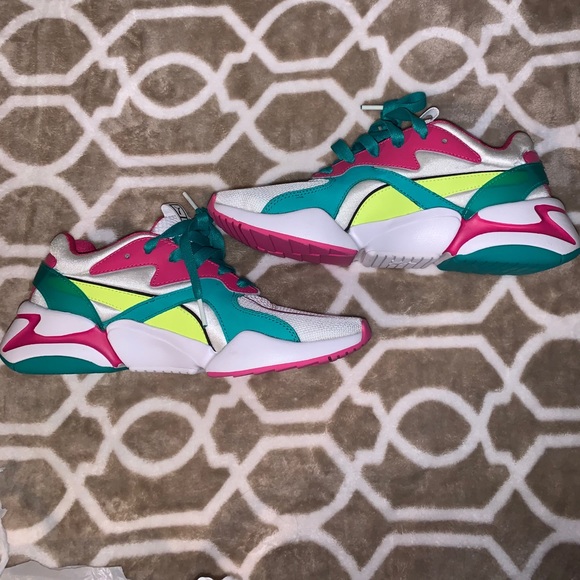 Pumas shoes - Picture 2 of 2